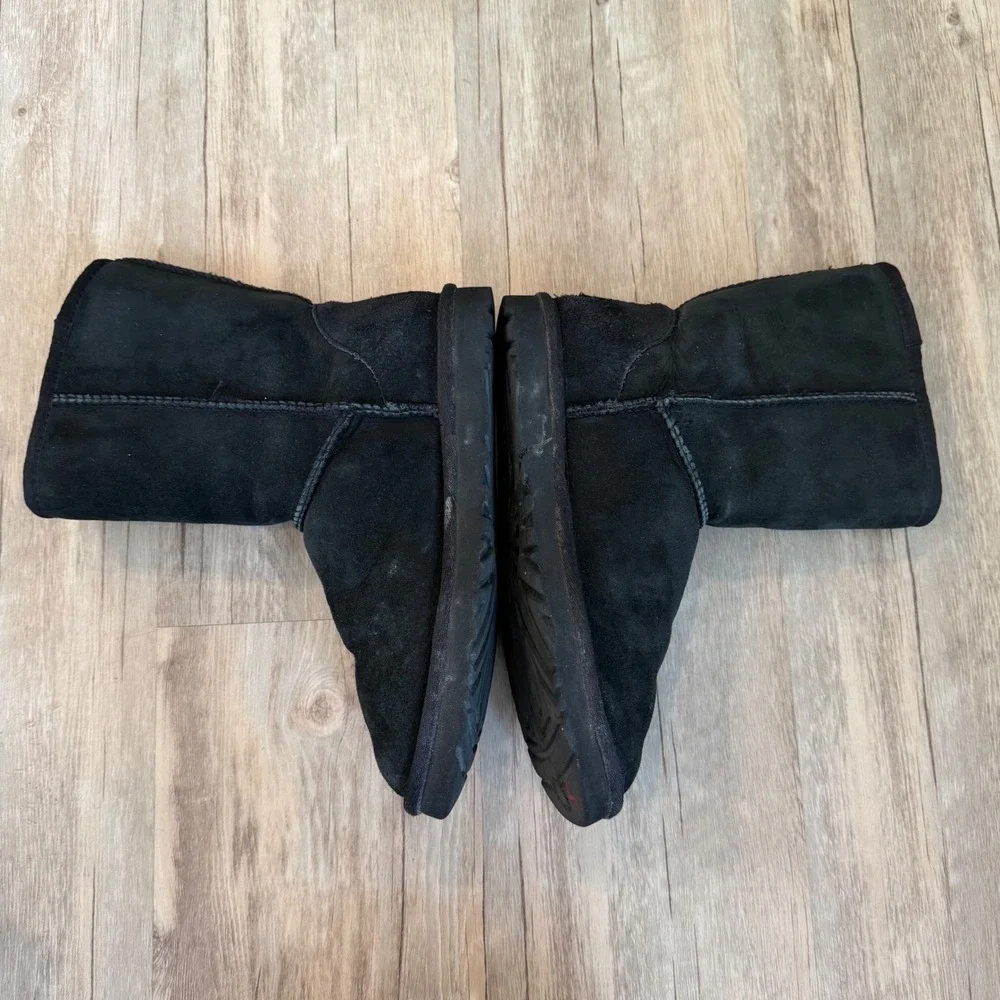 UGG Australia Classic Short II Black Suede Sheepskin Boots 5825 Women's Size 8